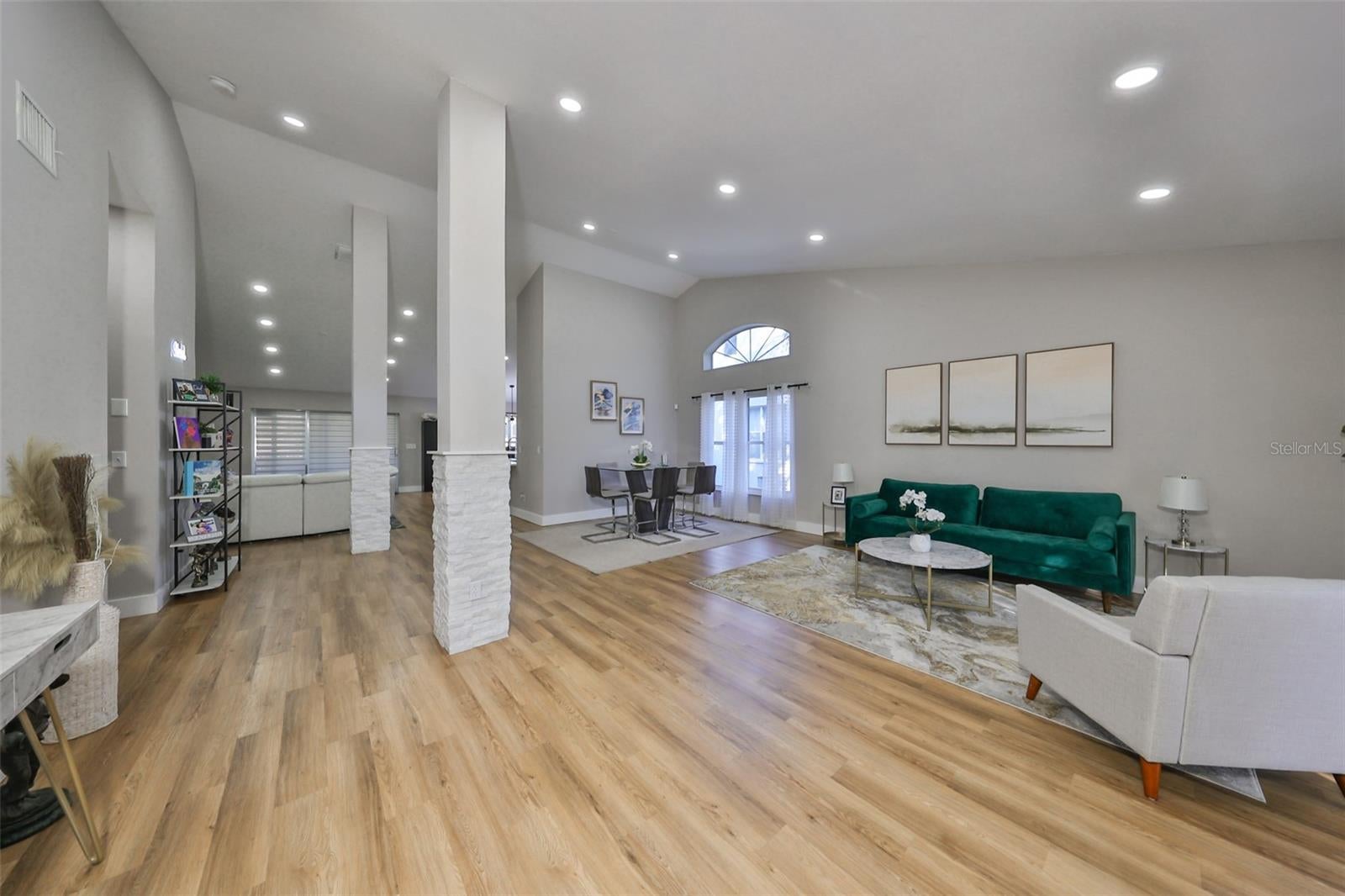 9309 Hampshire Park Dr, Tampa, FL 33647 photo