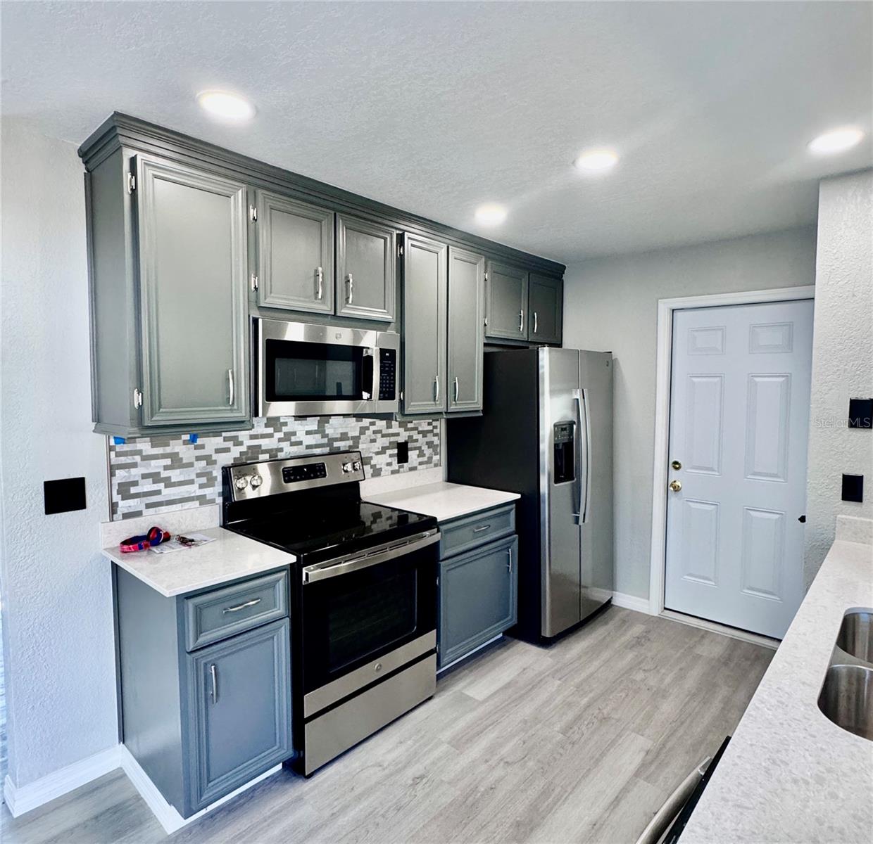 27319 Dale Ave, Brooksville, FL 34602 photo