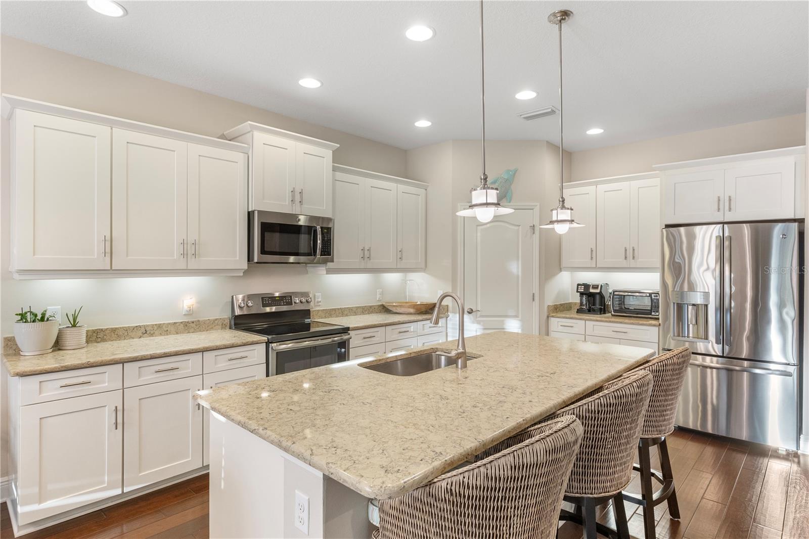 Single Family Residence in SARASOTA FL 6936 WHITE WILLOW COURT 9.jpg