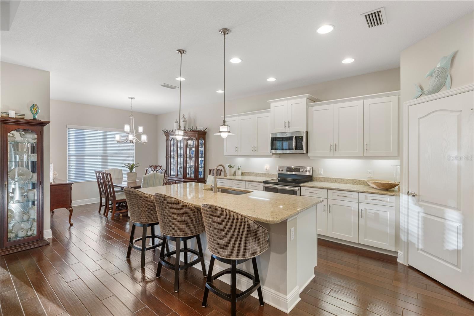 Single Family Residence in SARASOTA FL 6936 WHITE WILLOW COURT 7.jpg