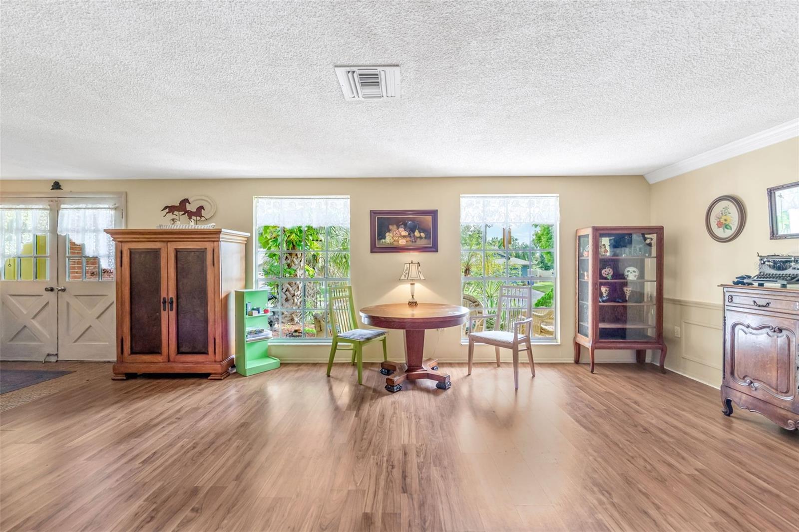 1202 Royal Oak Dr, Dunedin, FL 34698 photo