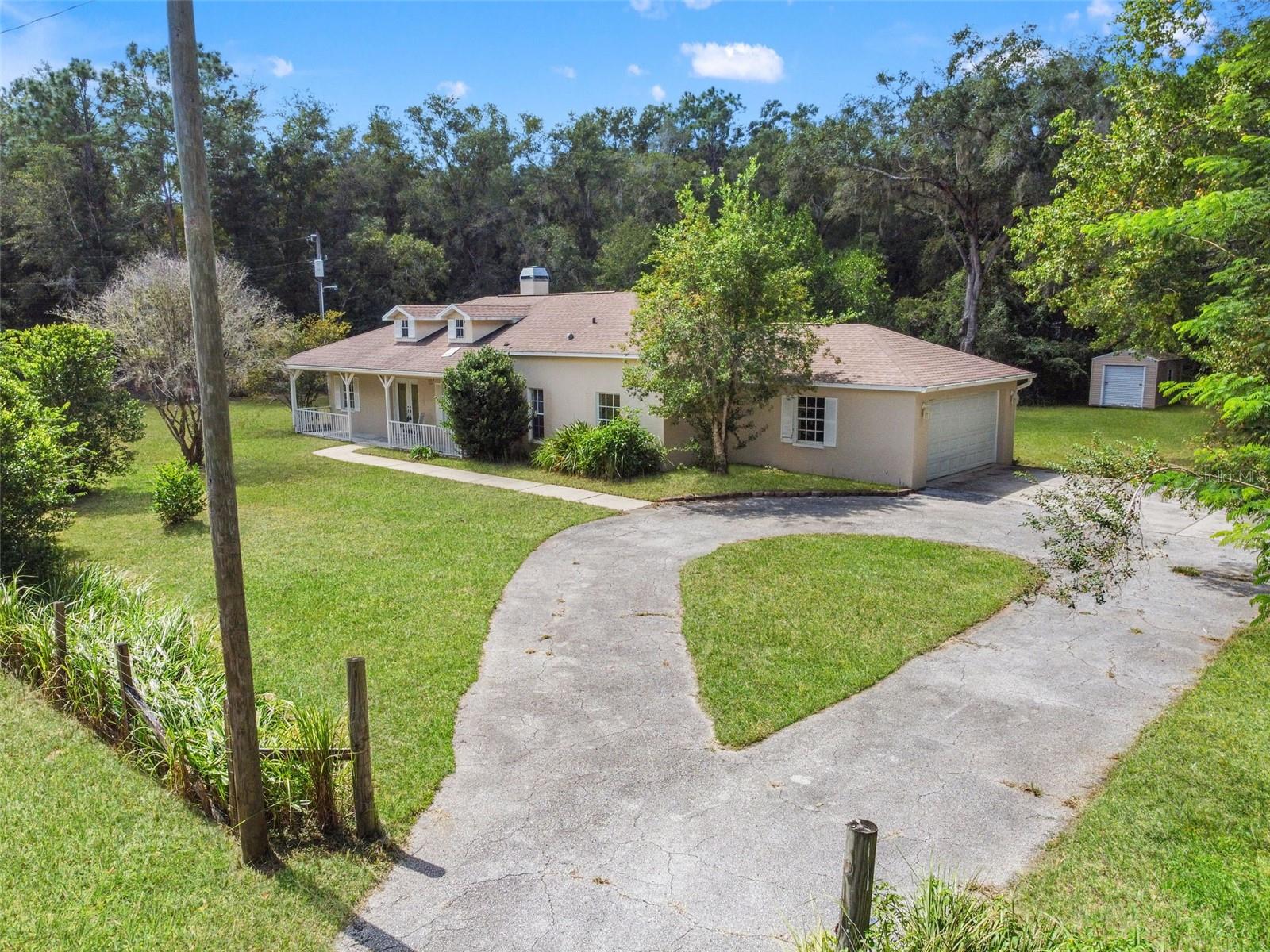 10890 S Turner Ave, Floral City, FL 34436 photo