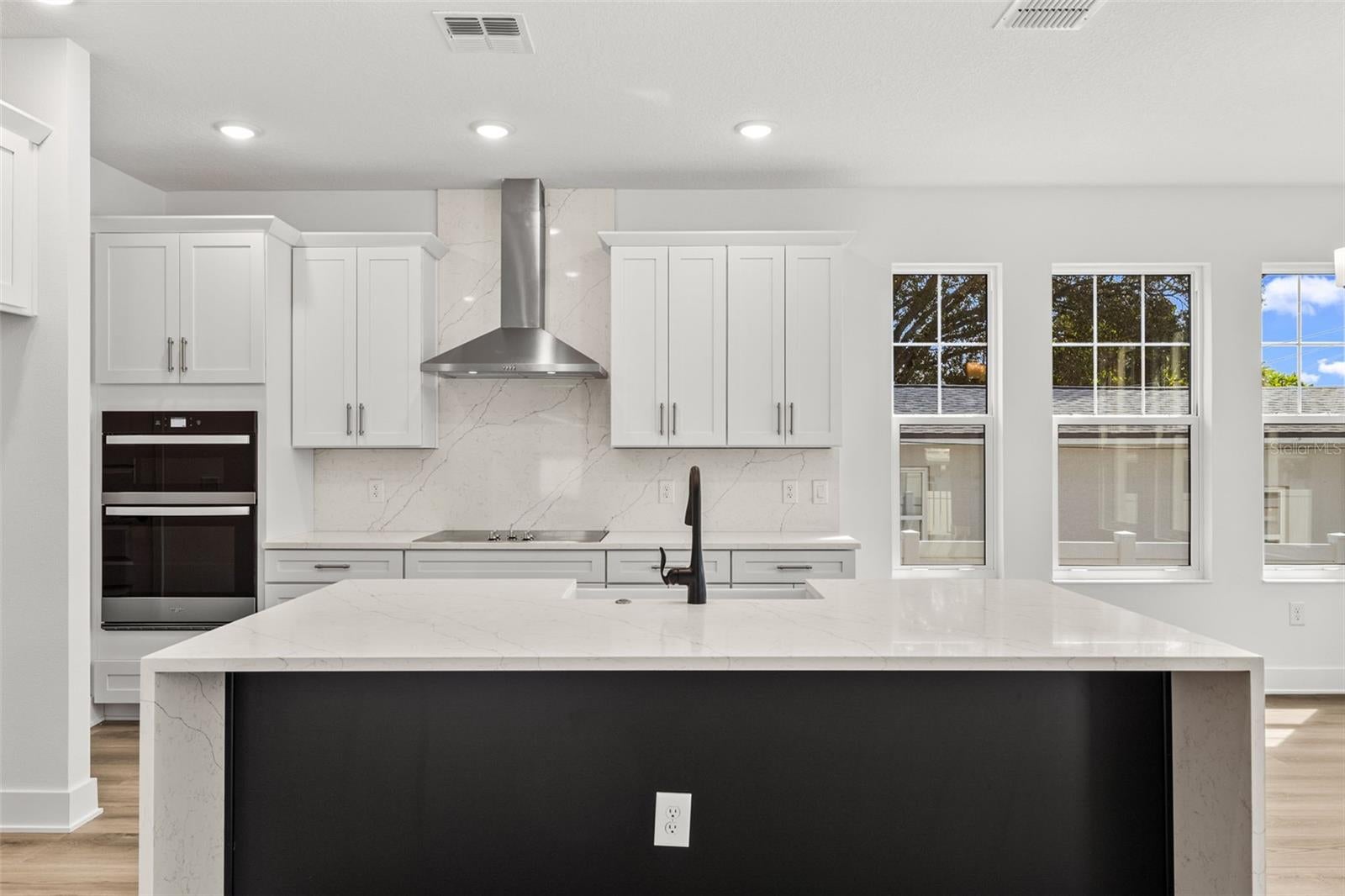 324 37 Ave, Saint Petersburg, FL 33704 photo