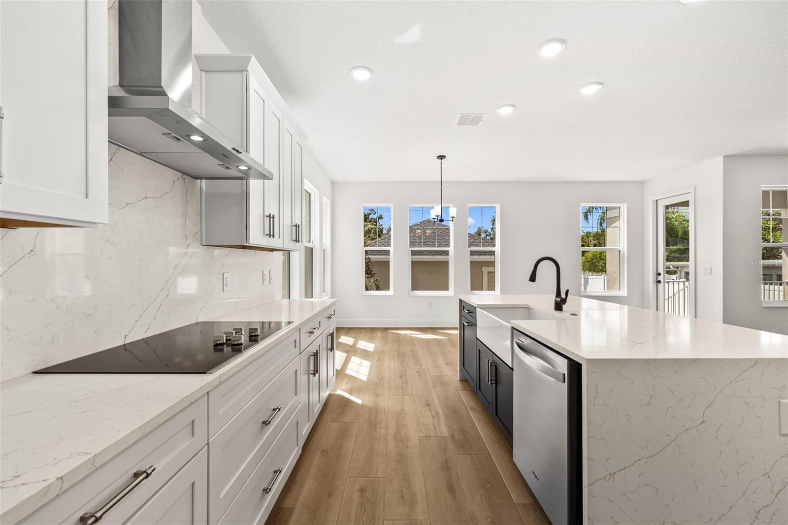 324 37 Ave, Saint Petersburg, FL 33704 photo