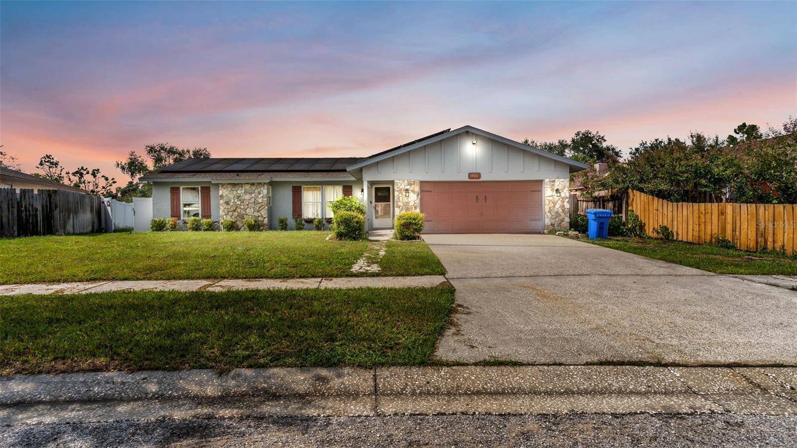 1306 Borden Ct, Valrico, FL 33594