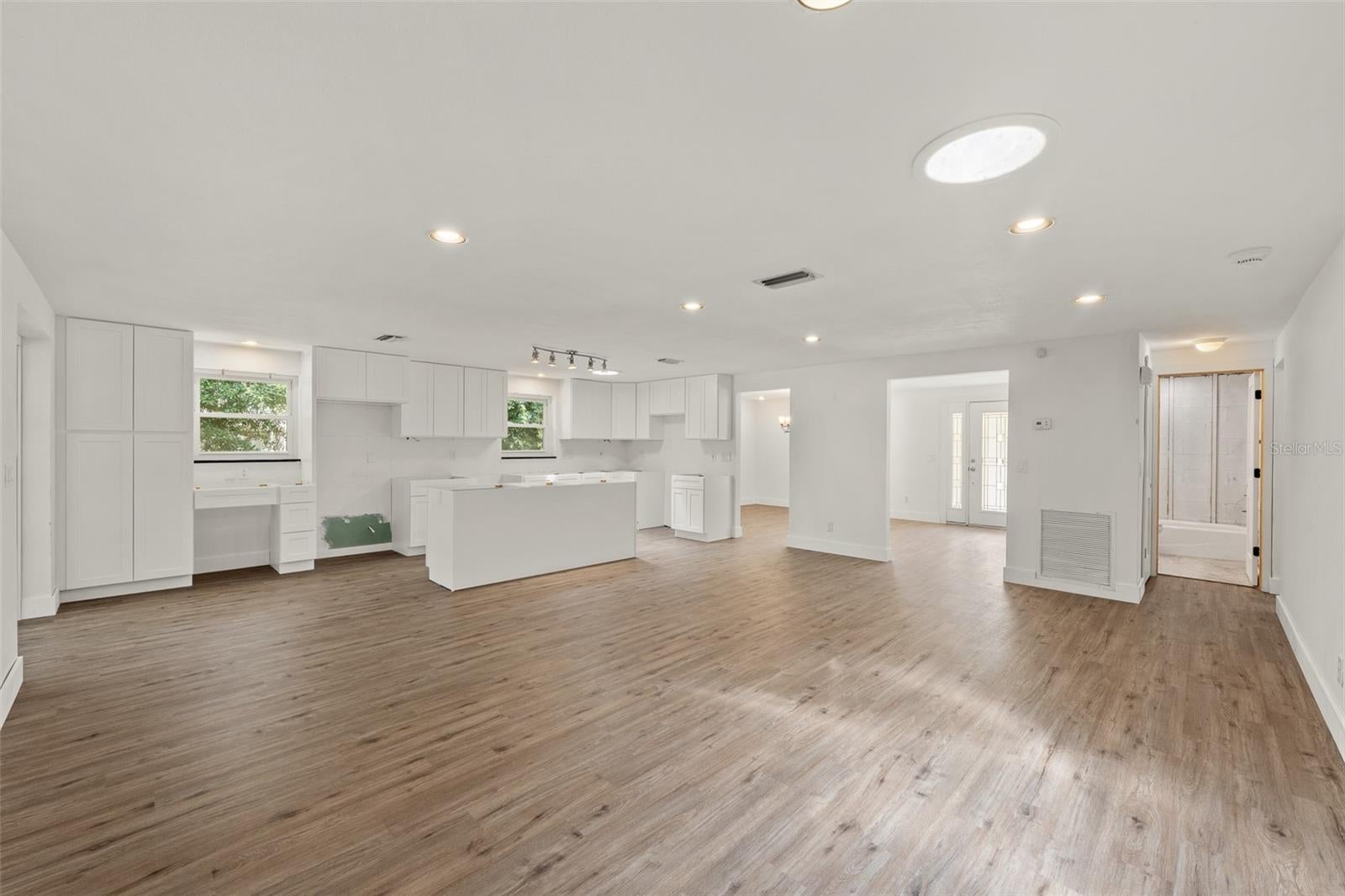 528 Lucerne Ave, Tampa, FL 33606 photo
