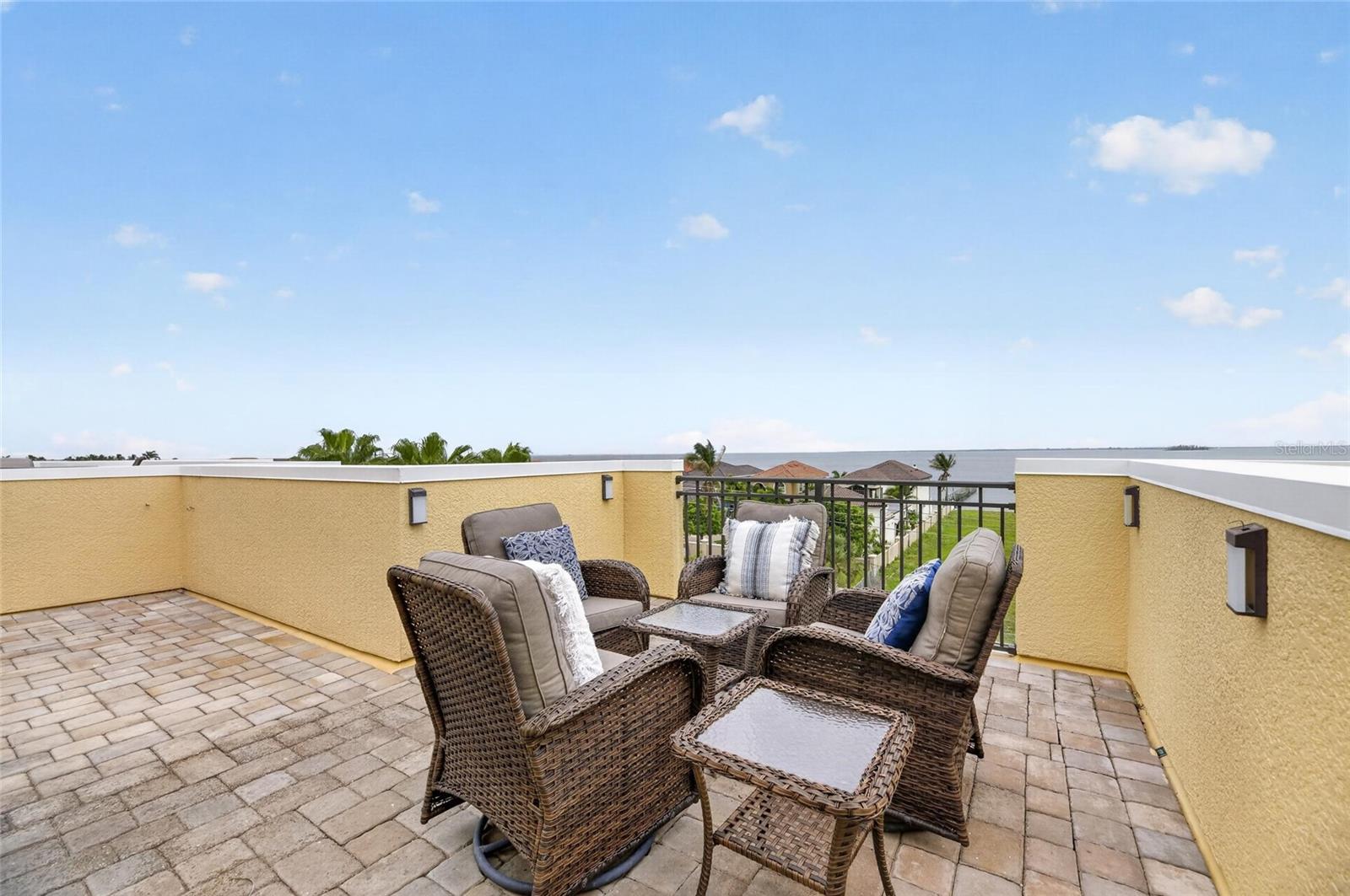 6408 Mayra Shores Ln, Apollo Beach, FL 33572 photo