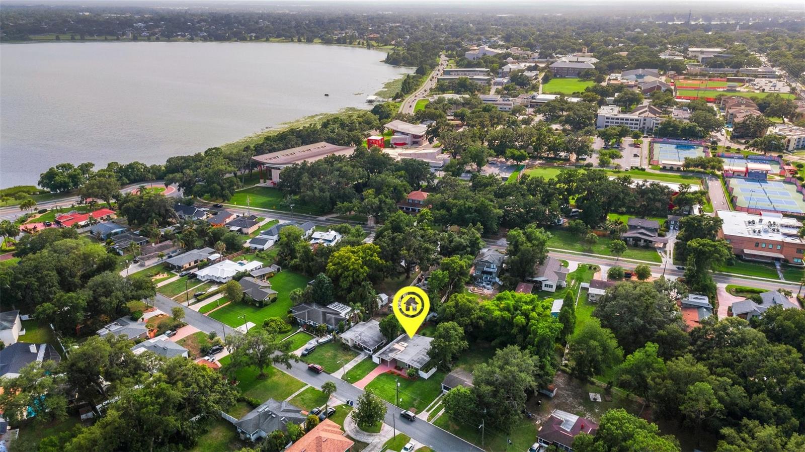 Single Family Residence in LAKELAND FL 941 AVON AVENUE 2.jpg