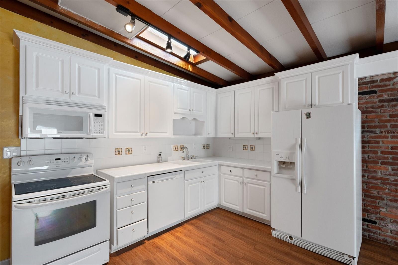 Single Family Residence in LAKELAND FL 941 AVON AVENUE 7.jpg