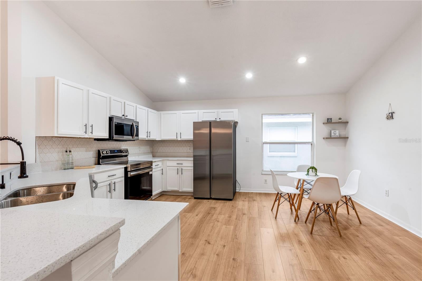 2705 Willow Glen Cir, Kissimmee, FL 34744 photo
