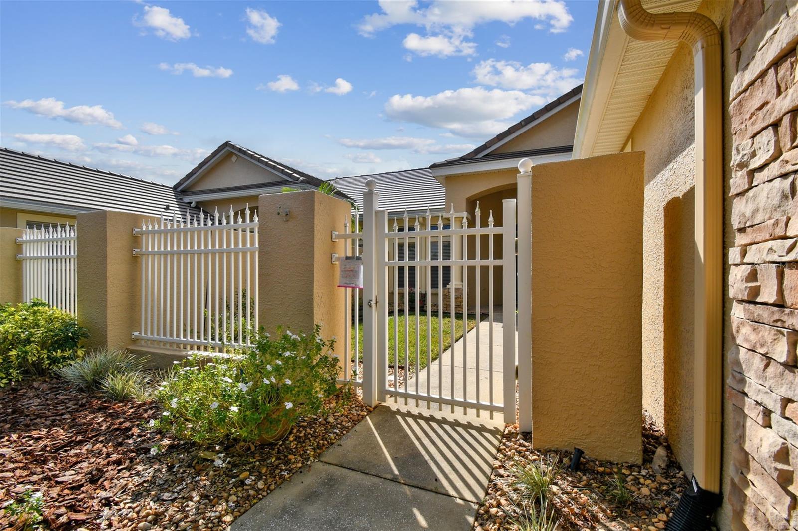 Townhouse in DADE CITY FL 13141 PALMILLA CIRCLE 8.jpg