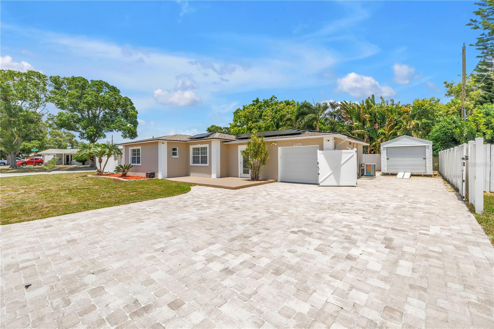2375 37 St, Saint Petersburg, FL 33713 photo