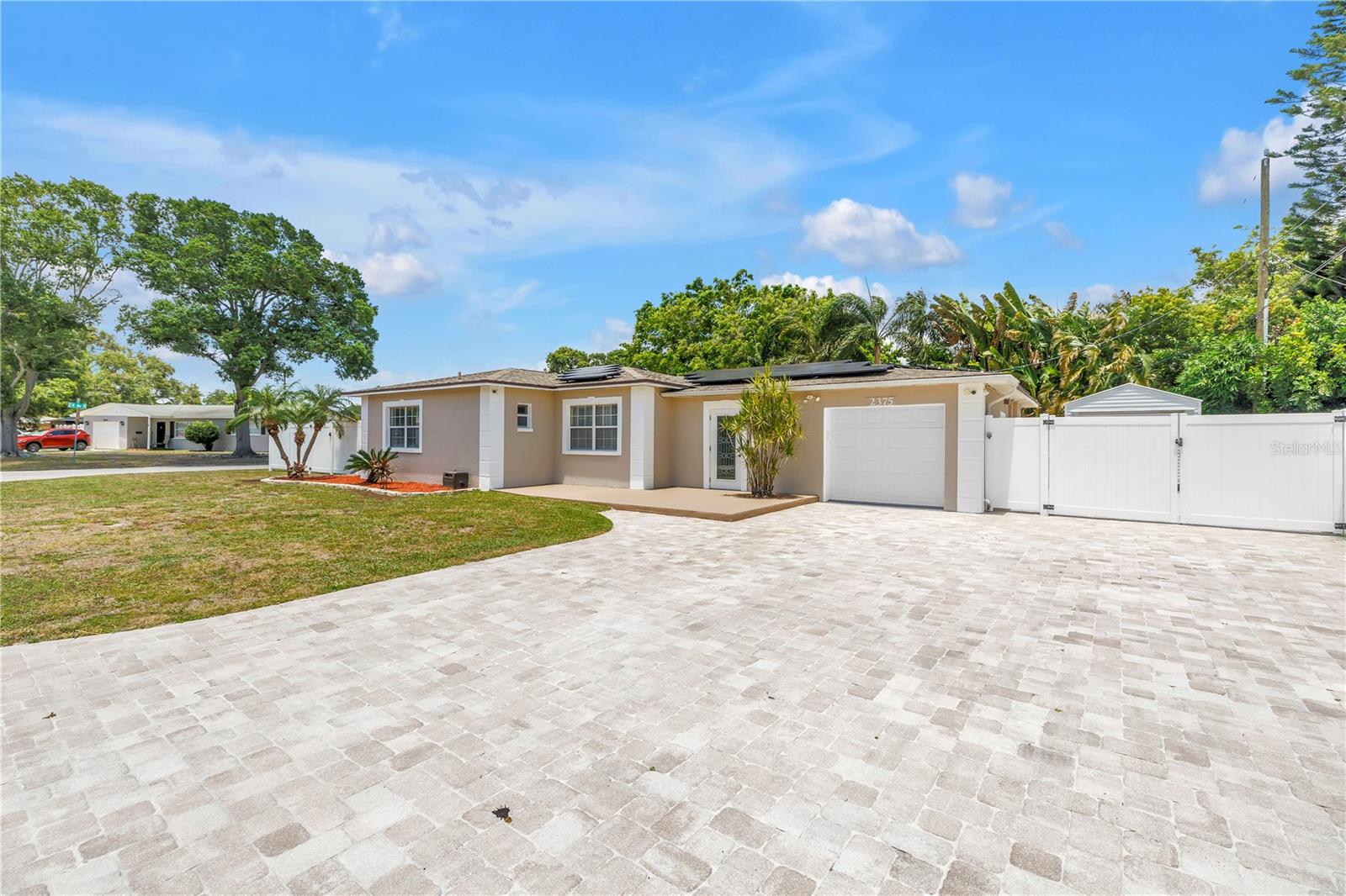 2375 37 St, Saint Petersburg, FL 33713 photo