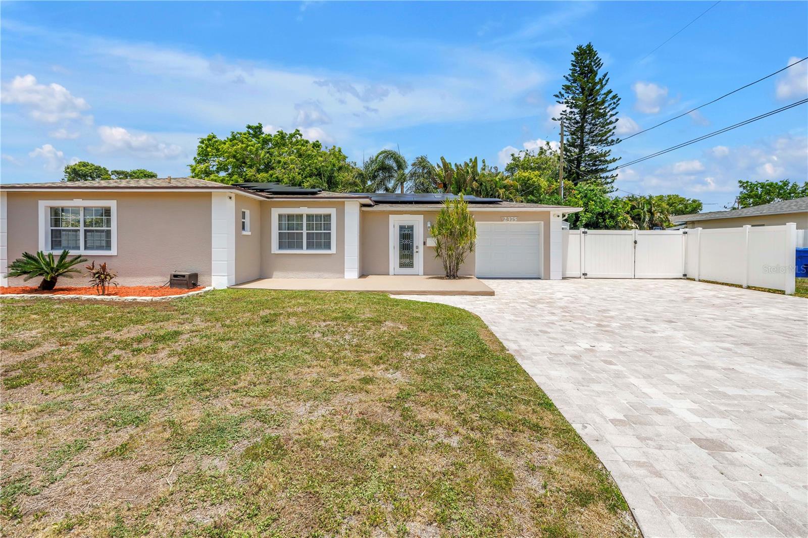 2375 37 St, Saint Petersburg, FL 33713 photo