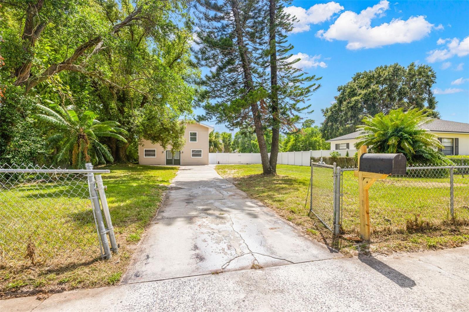 305 E Hanna Ave, Tampa, FL 33604 photo