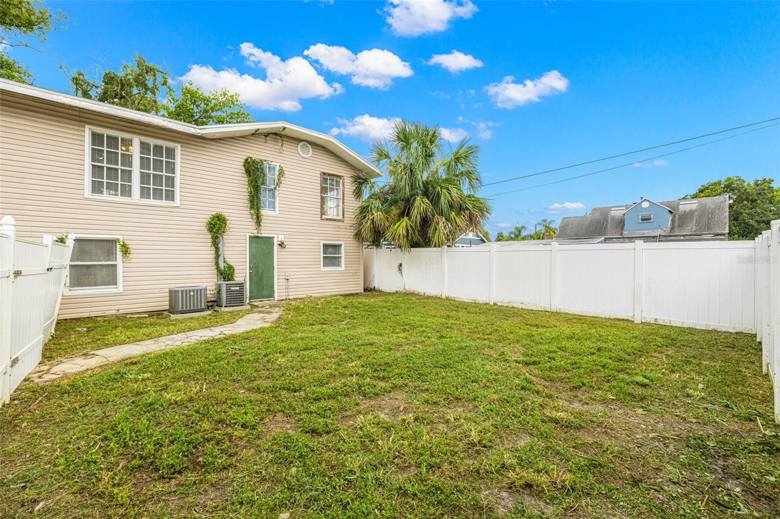 305 E Hanna Ave, Tampa, FL 33604 photo