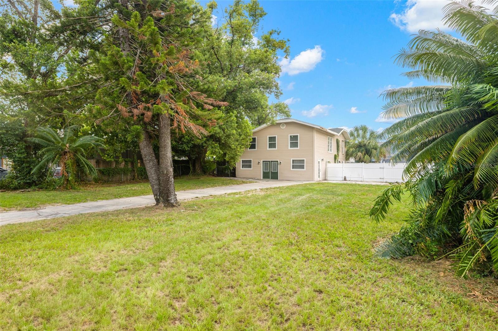 305 E Hanna Ave, Tampa, FL 33604 photo