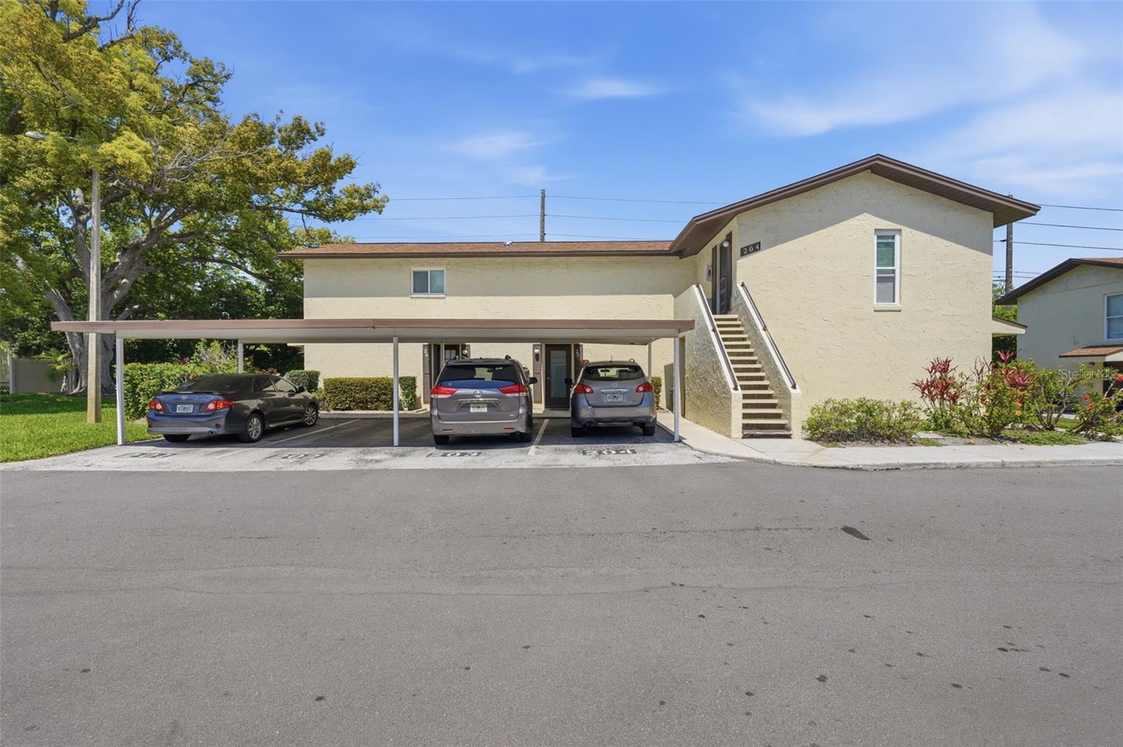 501 Bay Drive 202, Largo, FL 33770