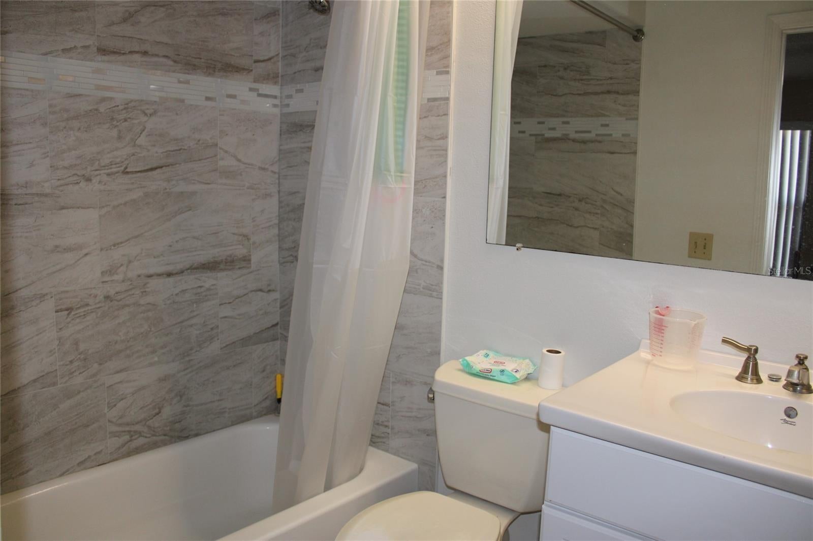 6121 56 Ave, Saint Petersburg, FL 33709 photo