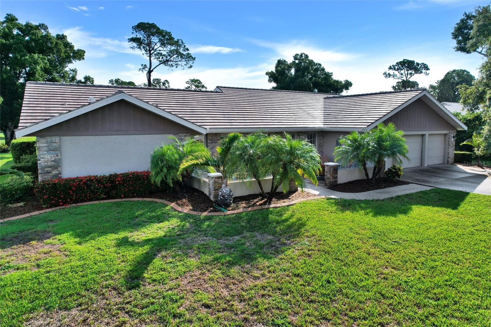 7913 Broadmoor Pines Blvd, Sarasota, FL 34243 photo
