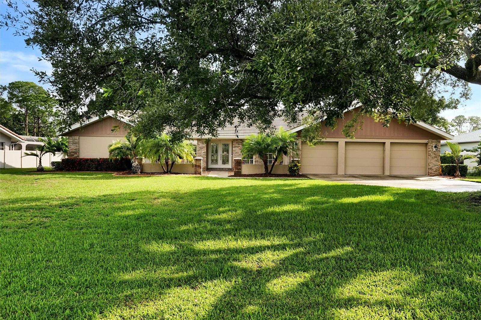 7913 Broadmoor Pines Blvd, Sarasota, FL 34243