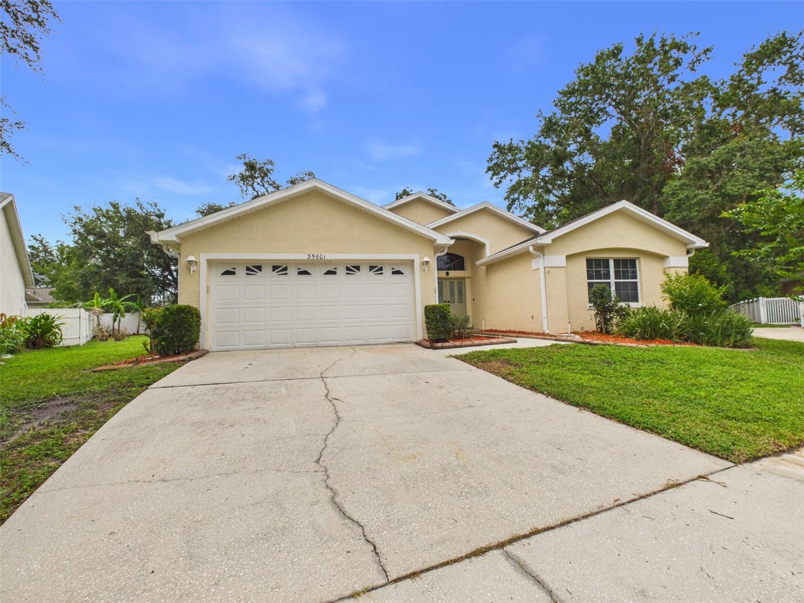 35601 Wickingham Ct, Zephyrhills, FL 33541