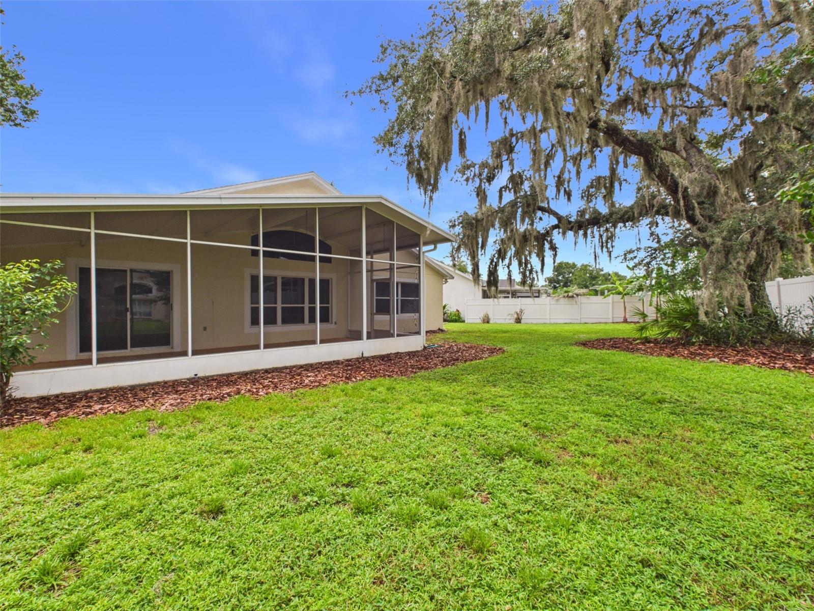 35601 Wickingham Ct, Zephyrhills, FL 33541 photo
