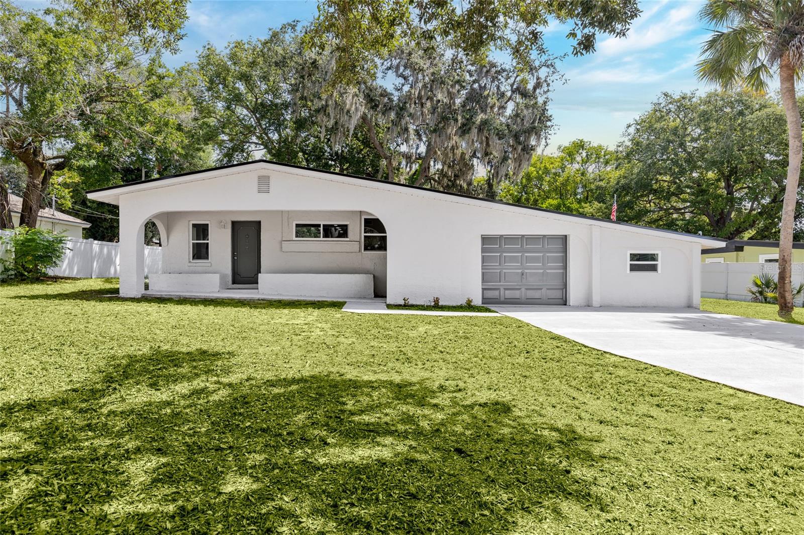 1375 Lake Dr, Casselberry, FL 32707