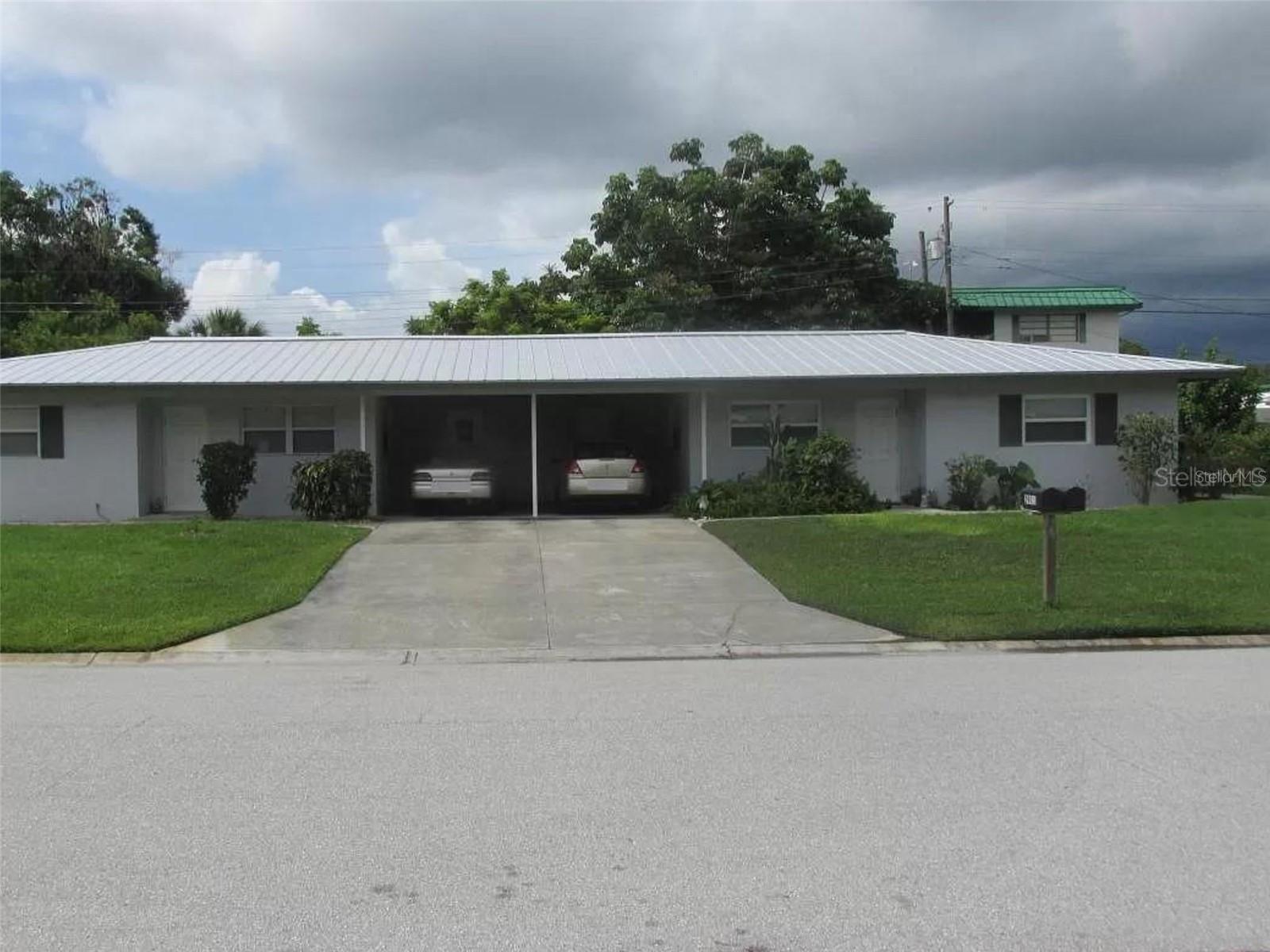 2911 Bentley St, Sarasota, FL 34239