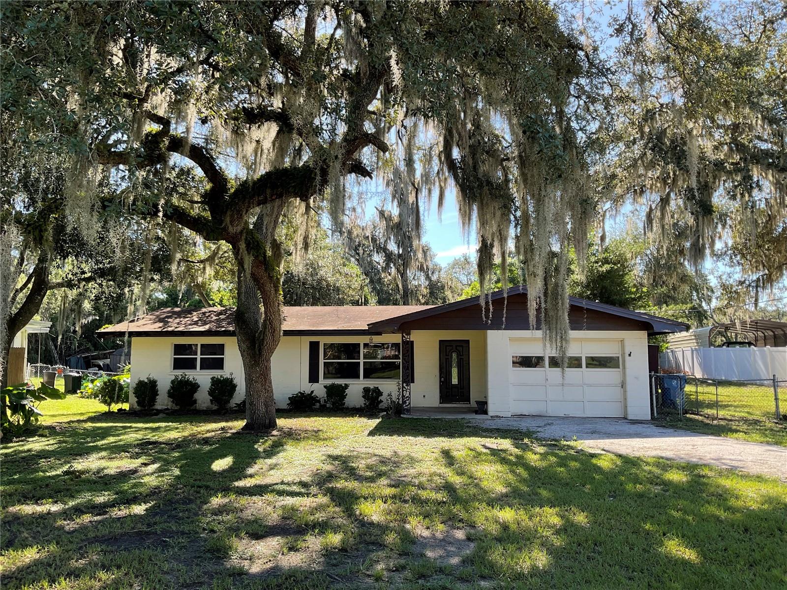 5032 Flamingo Ln, Dade City, FL 33523 photo