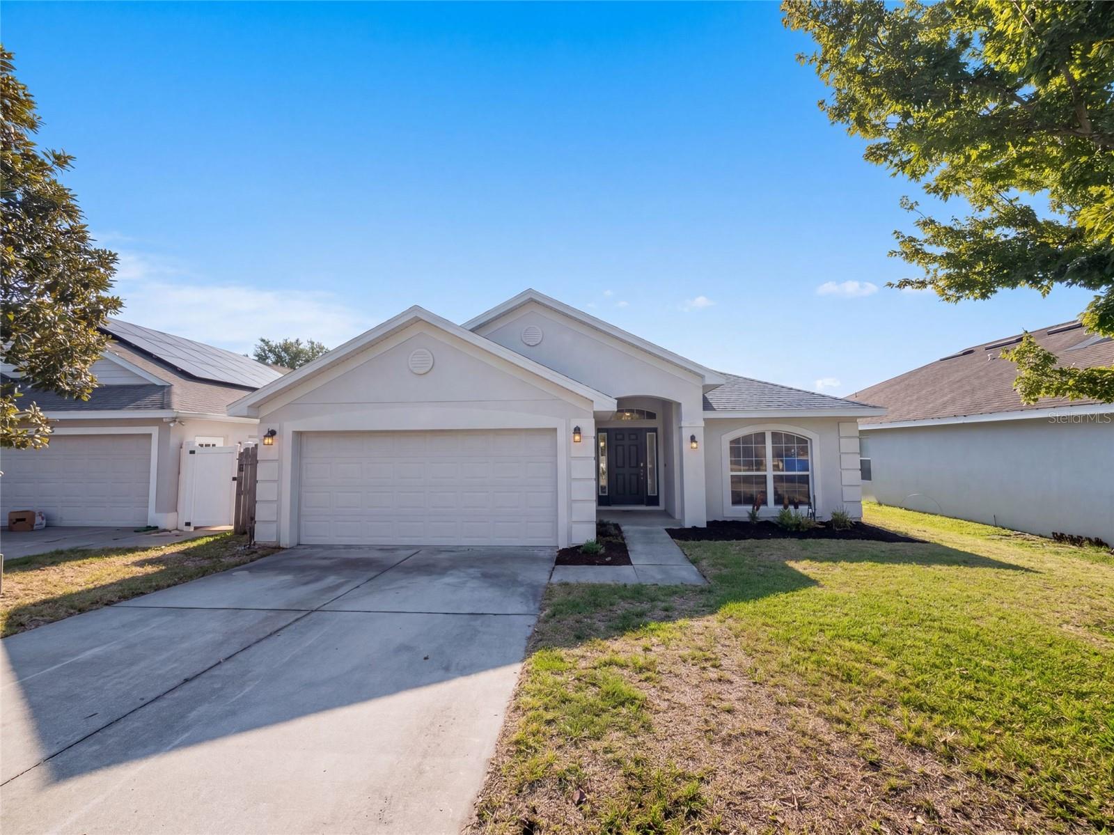 1229 Longville Cir, Tavares, FL 32778