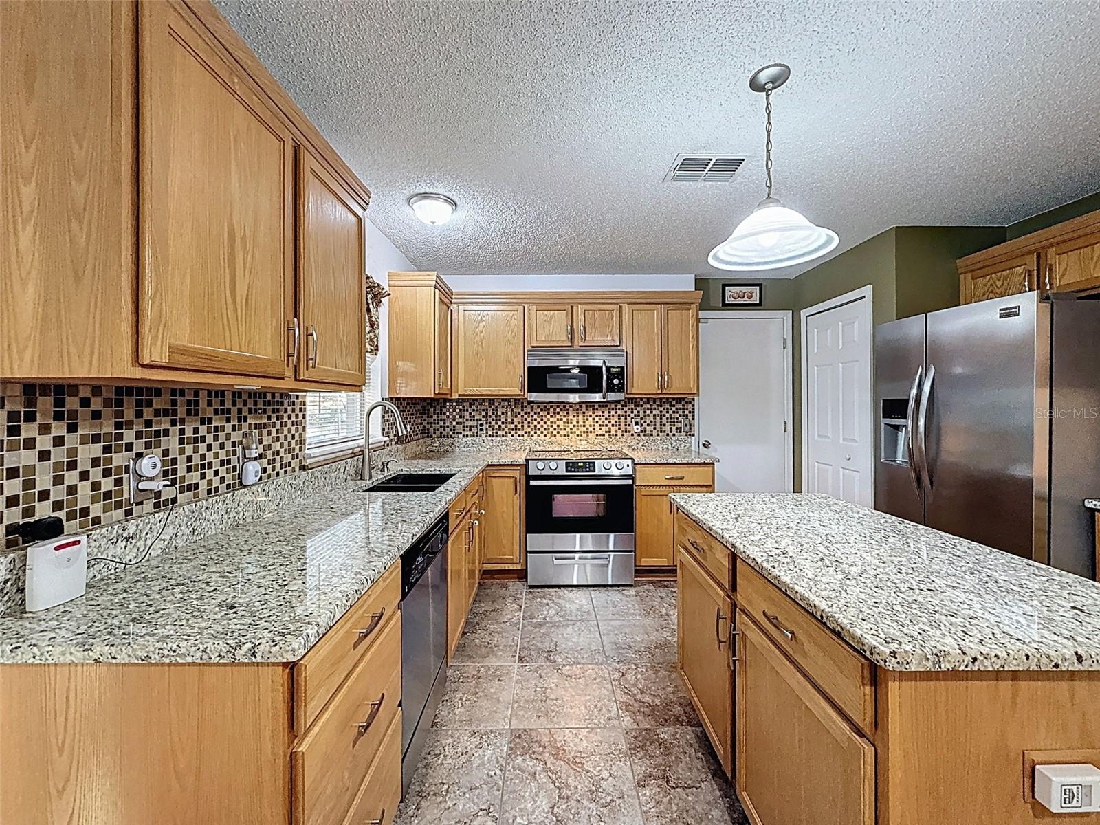 3181 Deltona Blvd, Spring Hill, FL 34606 photo