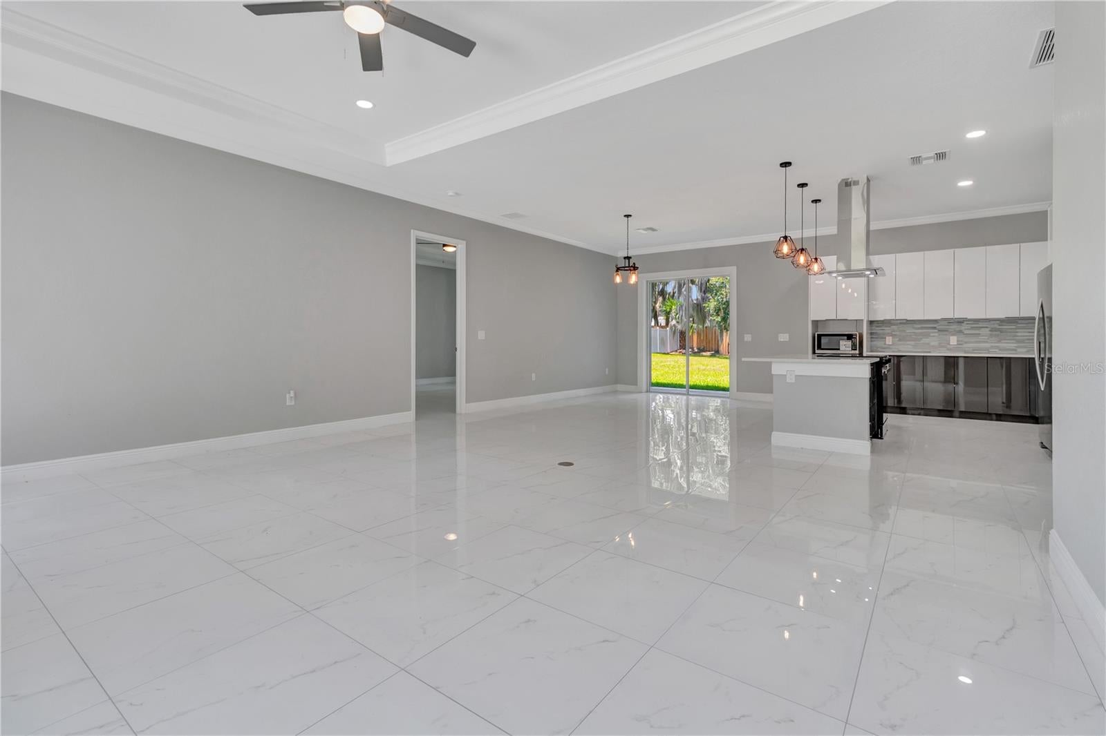319 Water Shore Dr, Leesburg, FL 34748 photo