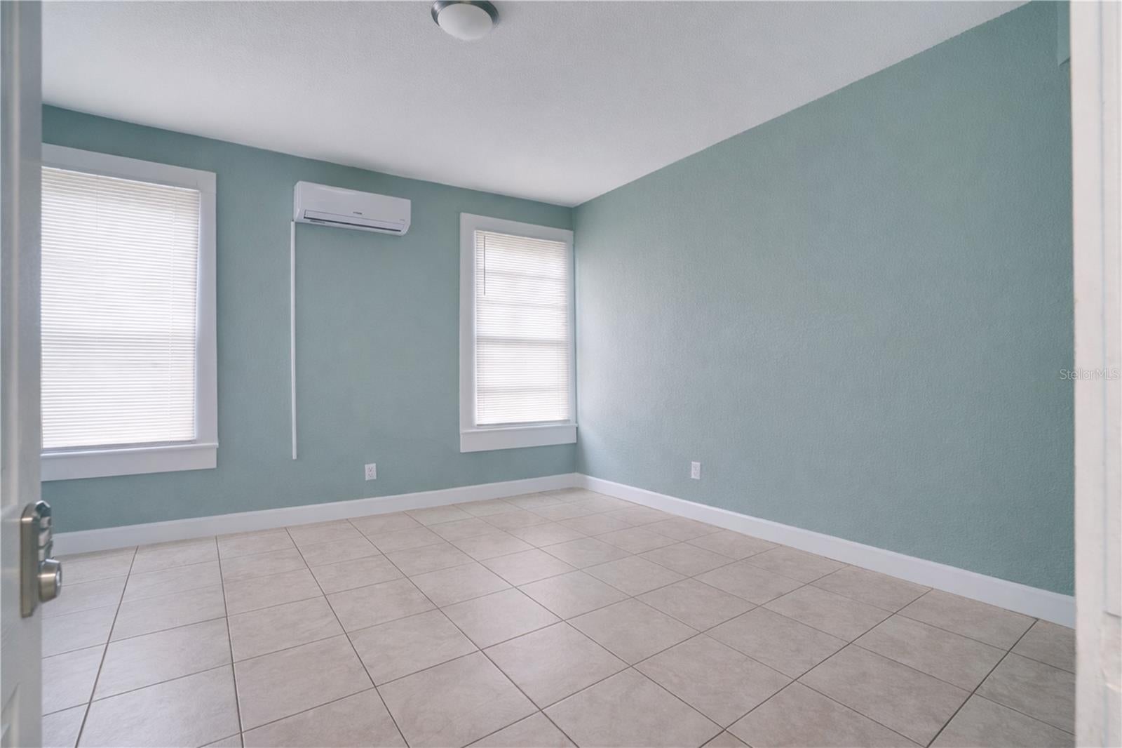 316 W Columbus Dr, Tampa, FL 33602 photo