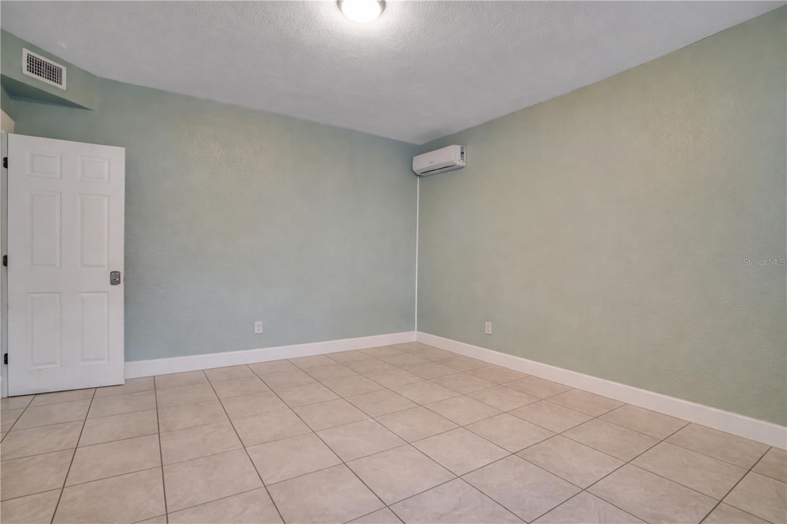 316 W Columbus Dr, Tampa, FL 33602 photo