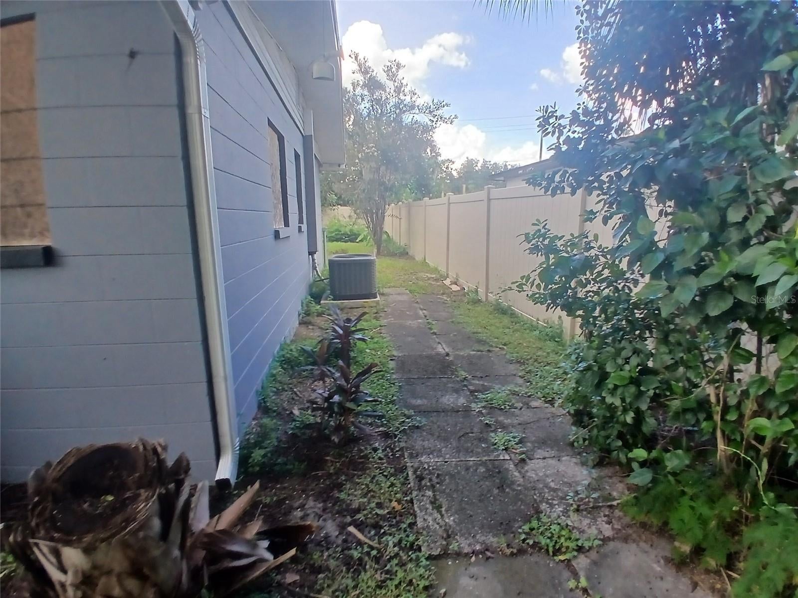 1818 Heather Ave, Tampa, FL 33612 photo