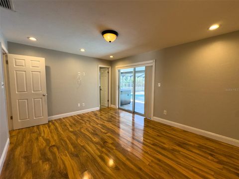 Single Family Residence in MELROSE FL 460 SE 4TH AVENUE 25.jpg