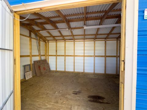 Single Family Residence in MELROSE FL 460 SE 4TH AVENUE 57.jpg