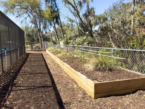 Single Family Residence in MELROSE FL 460 SE 4TH AVENUE 46.jpg
