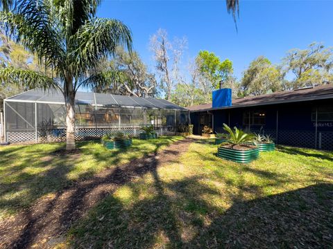 Single Family Residence in MELROSE FL 460 SE 4TH AVENUE 49.jpg