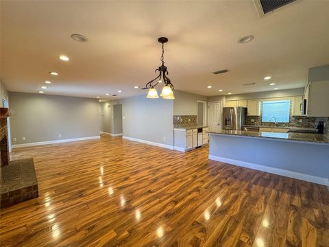 Single Family Residence in MELROSE FL 460 SE 4TH AVENUE 9.jpg