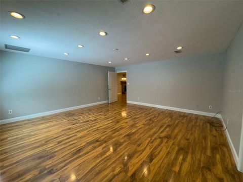 Single Family Residence in MELROSE FL 460 SE 4TH AVENUE 16.jpg