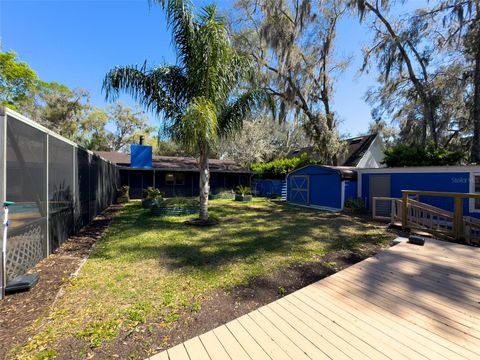 Single Family Residence in MELROSE FL 460 SE 4TH AVENUE 48.jpg