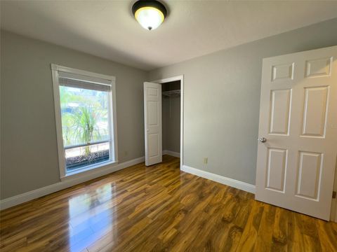 Single Family Residence in MELROSE FL 460 SE 4TH AVENUE 22.jpg