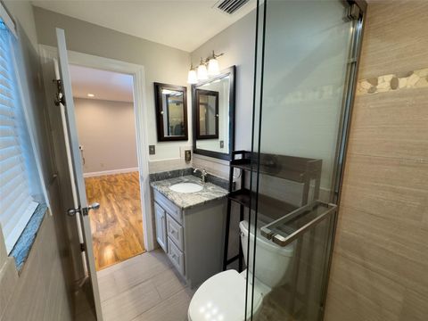Single Family Residence in MELROSE FL 460 SE 4TH AVENUE 28.jpg
