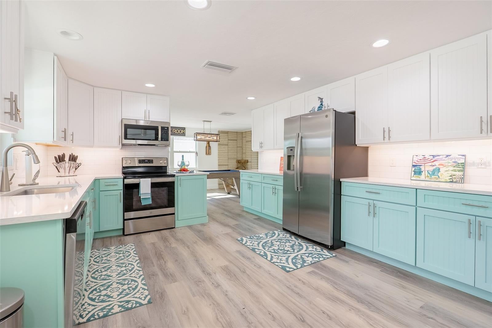 408 71 St, Holmes Beach, FL 34217 photo