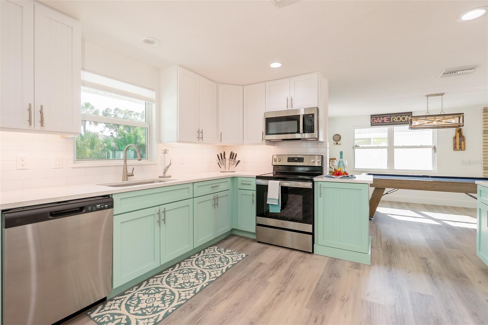 408 71 St, Holmes Beach, FL 34217 photo