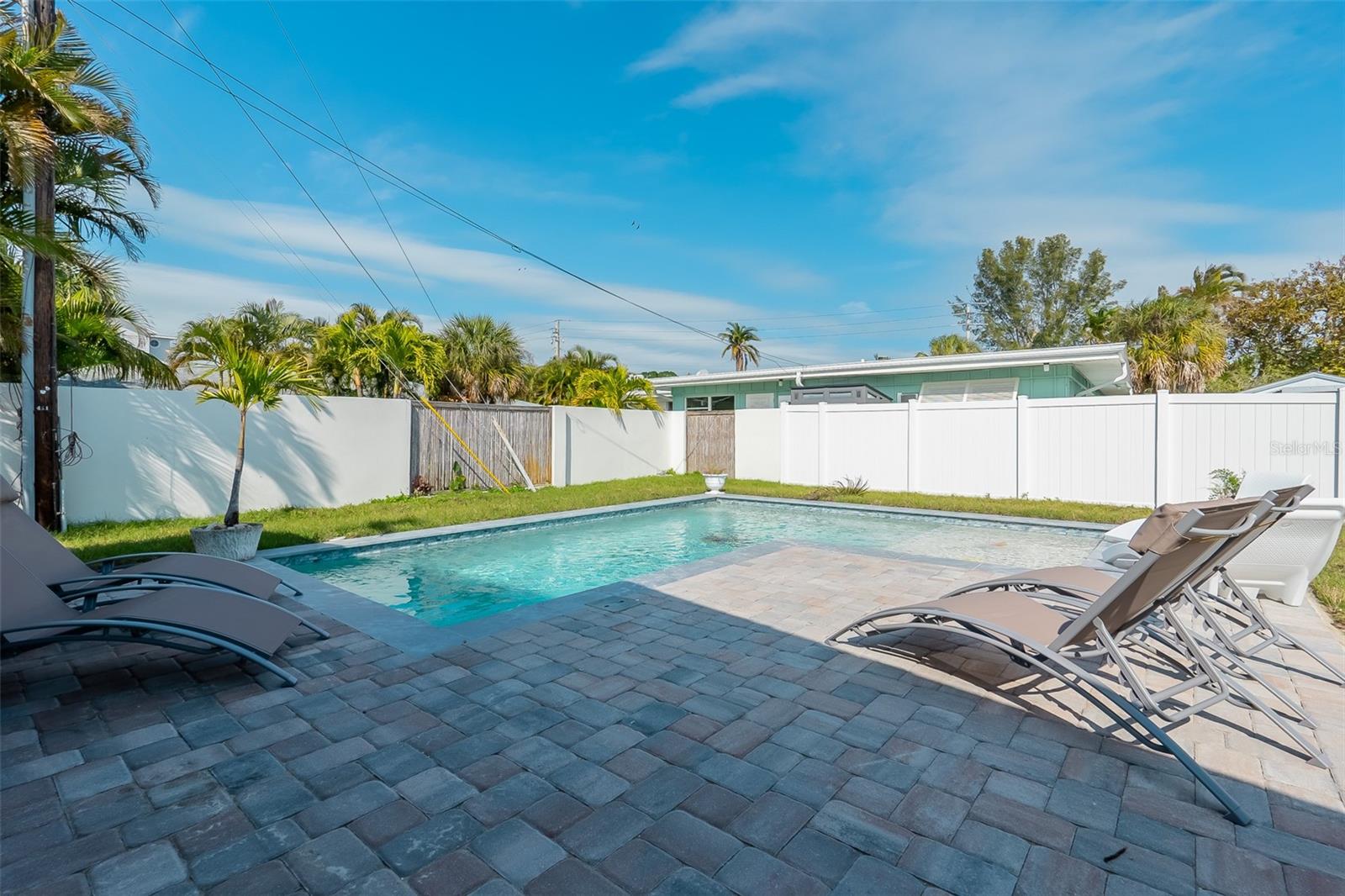 408 71 St, Holmes Beach, FL 34217 photo