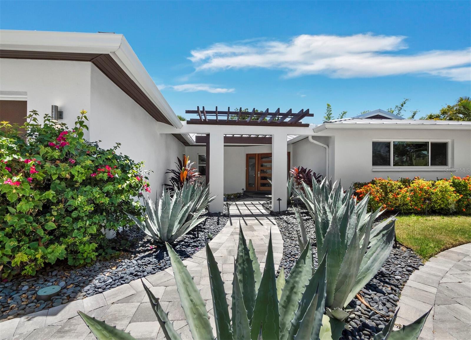 622 Tropical Cir, Sarasota, FL 34242 photo