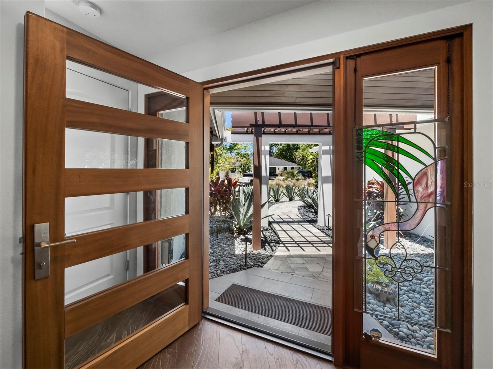 622 Tropical Cir, Sarasota, FL 34242 photo